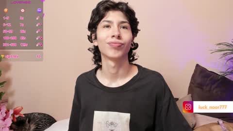 Snapshot of lucke_noor chatting on January 3, 6:57 pm Noor online show from January 3, 6:57 pm