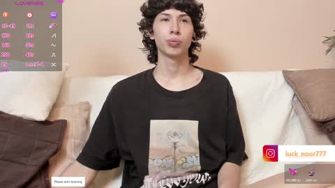 Snapshot of lucke_noor chatting on January 28, 5:46 pm Noor online show from January 28, 5:46 pm