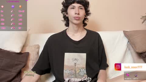 Snapshot of lucke_noor chatting on February 4, 6:49 pm Noor online show from February 4, 6:49 pm