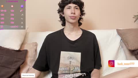 Snapshot of lucke_noor chatting on February 6, 4:03 pm Noor online show from February 6, 4:03 pm