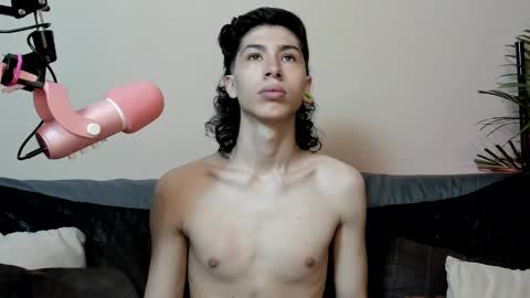 Snapshot of lucke_noor chatting on March 1, 6:21 pm Noor online show from March 1, 6:21 pm