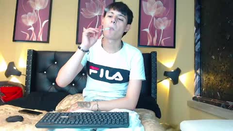 luckk_ online show from May 5, 4:53 am