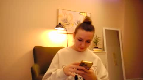 lucky_foryou_baby online show from December 18, 10:30 am