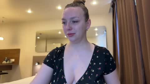 lucky_foryou_baby online show from April 20, 9:56 am