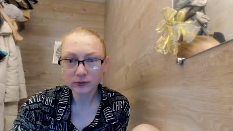 Snapshot of lucky_licky20 chatting on December 19, 4:23 am lucky_licky20 online show from December 19, 4:23 am