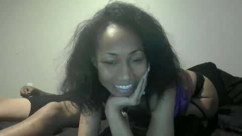 Snapshot of lucky_london chatting on June 9, 6:47 am Lucky London online show from June 9, 6:47 am