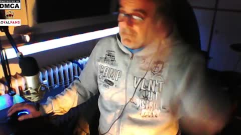 Snapshot of luckyfreak1 chatting on January 18, 4:53 pm call me Stefan online show from January 18, 4:53 pm