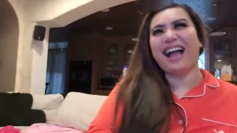 luckylee1992 online show from December 3, 2:15 pm