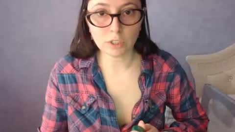 luckylinda23 online show from April 1, 2:25 pm