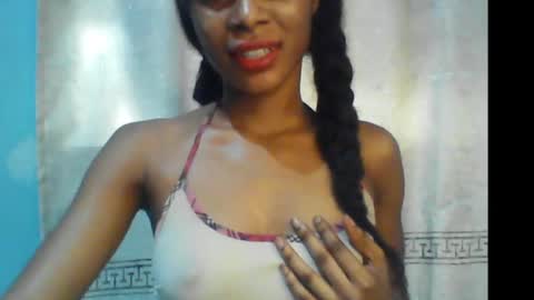 Snapshot of luckymadequeen chatting on January 1, 7:09 am Gloria online show from January 1, 7:09 am