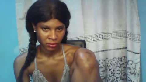 Snapshot of luckymadequeen chatting on January 16, 10:12 pm Gloria online show from January 16, 10:12 pm