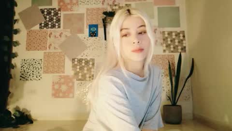 luckysapphire777 online show from March 8, 11:58 am