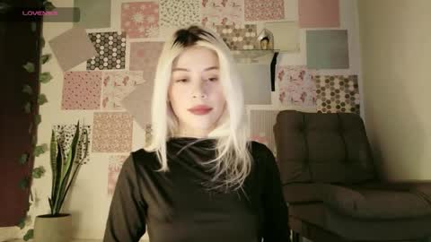 luckysapphire777 online show from April 26, 12:25 pm