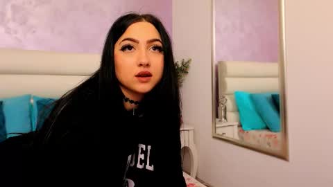 Mia online show from December 2, 6:14 pm