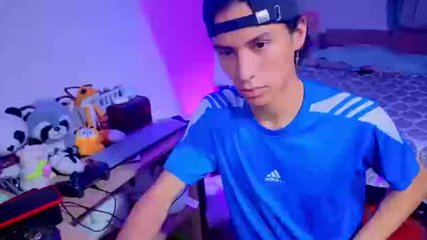 Snapshot of luclawthorne chatting on September 20, 12:22 am Lu Independent Model online show from September 20, 12:22 am