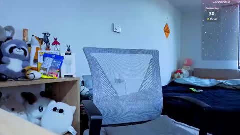 Snapshot of luclawthorne chatting on October 13, 9:59 pm Lu Independent Model online show from October 13, 9:59 pm