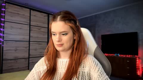 Snapshot of lucretiareisen chatting on April 3, 3:10 pm EmmaEmbers online show from April 3, 3:10 pm