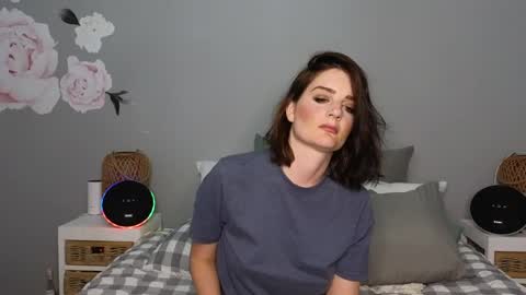 Lucy online show from April 4, 9:12 pm