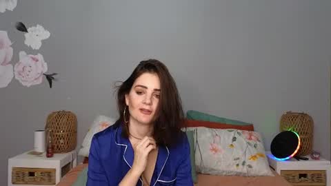 Lucy online show from June 24, 9:03 pm