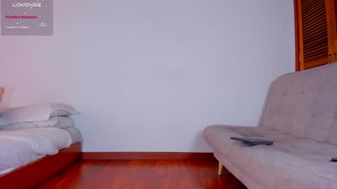 Snapshot of lucy__77 chatting on March 3, 6:01 pm Hello my name is Lucy nice to meet you thumb up is important for me kisses online show from March 3, 6:01 pm