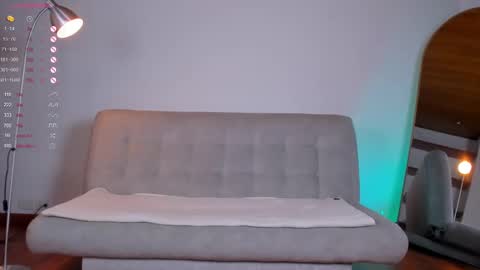 Snapshot of lucy__77 chatting on September 10, 5:13 pm Hello my name is Lucy nice to meet you thumb up is important for me kisses online show from September 10, 5:13 pm