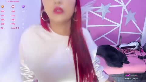 lucy_beatifull online show from March 22, 11:46 am