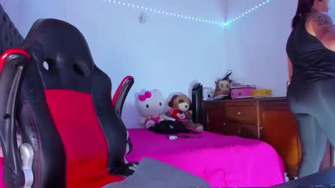 lucy online show from March 10, 2:16 am