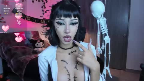 Snapshot of lucy_fernandez chatting on October 5, 7:39 am lucyfer online show from October 5, 7:39 am
