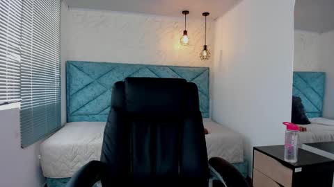 Lucy Greys online show from December 22, 7:55 pm