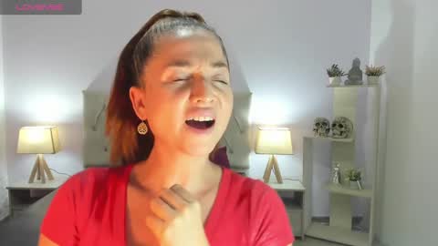 Snapshot of lucy_hot77 chatting on January 10, 9:20 pm Lucia online show from January 10, 9:20 pm