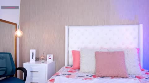 Lucy online show from December 20, 1:07 pm