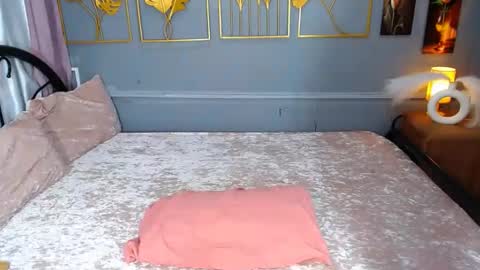 Snapshot of lucy_pearlcumxx chatting on June 7, 10:52 am Aliana online show from June 7, 10:52 am