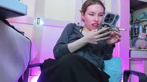Snapshot of lucy_s3x chatting on May 16, 3:25 am Lulu online show from May 16, 3:25 am