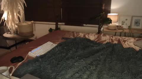 Snapshot of lucy_sweetgirl19 chatting on March 5, 12:59 am luciana online show from March 5, 12:59 am