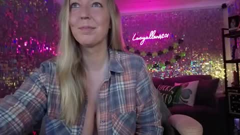 lucyallen4201 online show from February 23, 11:40 am