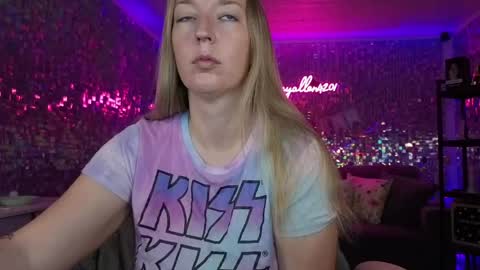 Snapshot of lucyallen4201 chatting on April 23, 10:14 am lucyallen4201 online show from April 23, 10:14 am