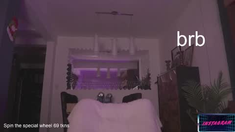Snapshot of lucyallenx chatting on January 24, 3:32 am Lucy Alien online show from January 24, 3:32 am