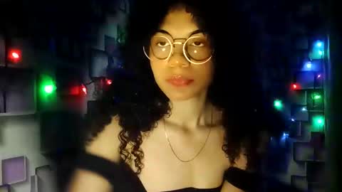 Snapshot of lucybellea chatting on December 2, 4:18 am Lucia online show from December 2, 4:18 am
