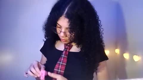 Snapshot of lucybellea chatting on March 4, 7:53 pm Lucia online show from March 4, 7:53 pm