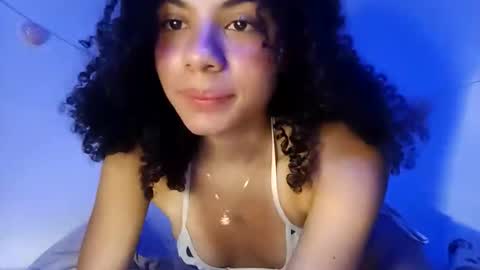 Snapshot of lucybellea chatting on April 16, 4:24 am Lucia online show from April 16, 4:24 am