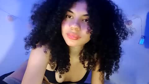 Snapshot of lucybellea chatting on April 30, 8:57 pm Lucia online show from April 30, 8:57 pm