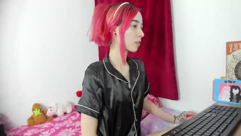 Snapshot of lucyblood chatting on July 3, 4:08 am lucyblood online show from July 3, 4:08 am