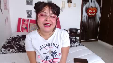 Snapshot of lucyferna chatting on October 16, 5:14 pm Lucya Fernanda online show from October 16, 5:14 pm