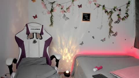 Lucy online show from February 20, 9:31 pm