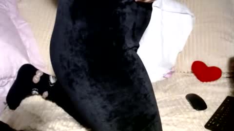 Snapshot of lucygolds chatting on December 9, 3:22 pm LucyGoldS online show from December 9, 3:22 pm