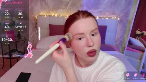 Lucy online show from February 19, 3:35 am