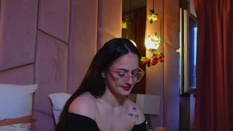 Lucy Lexton online show from March 30, 4:35 am