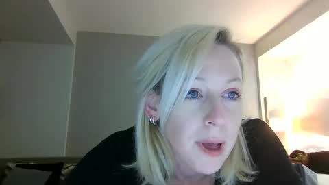 Snapshot of lucyloveslookers78240 chatting on December 4, 3:15 am Lucy Loves Lookers online show from December 4, 3:15 am
