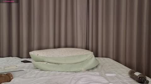 Snapshot of lucynuty chatting on January 5, 10:53 am Love kinky Go here  online show from January 5, 10:53 am
