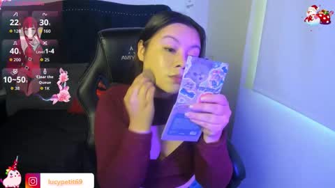 Lucy Petit online show from November 18, 12:31 pm